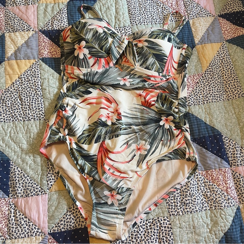 Kona Sol Target One Piece Swimsuit Bathing Suit Tropical Flower Palm Hibiscus
